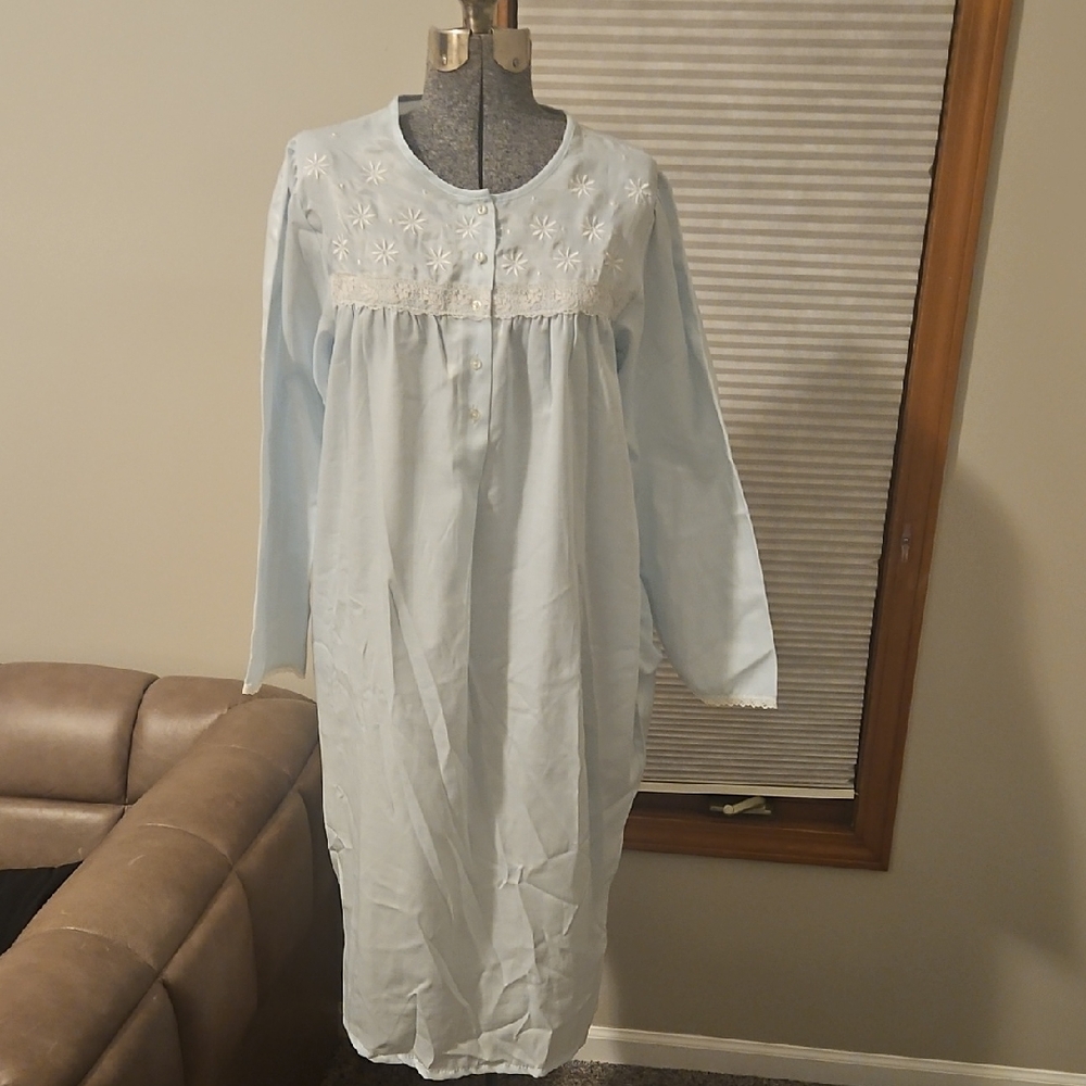 Oscar De La Renta Vintage Embroided Nightgown